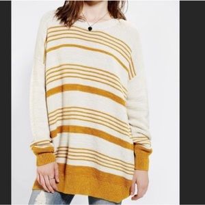 BDG Boyfriend Style Mustard & OffWhite Sweater!